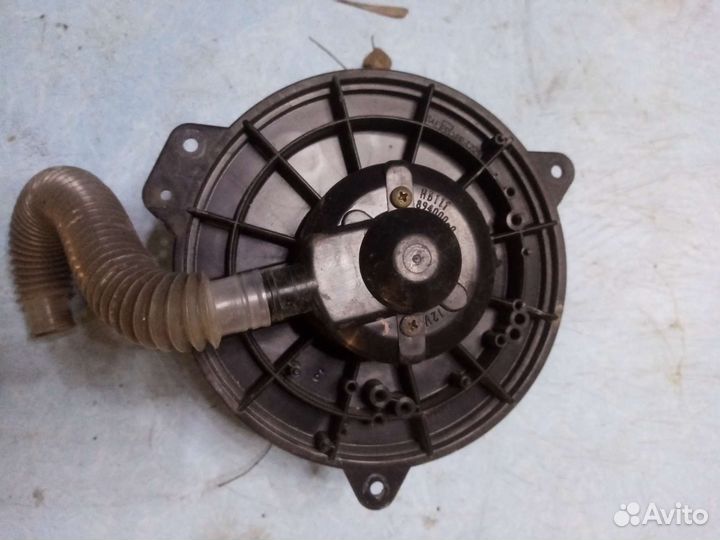 Моторчик печки Mazda 323