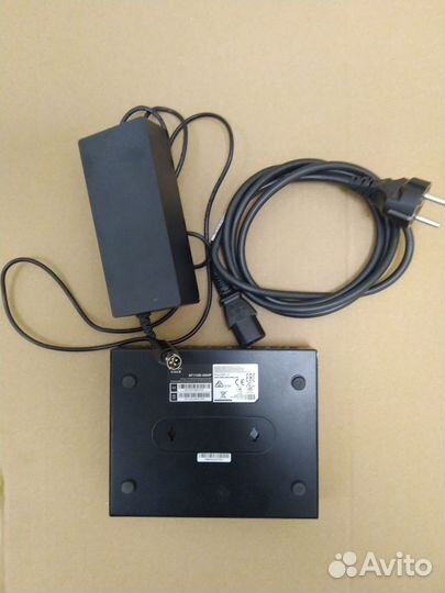 Коммутатор Cisco SF110D-08HP