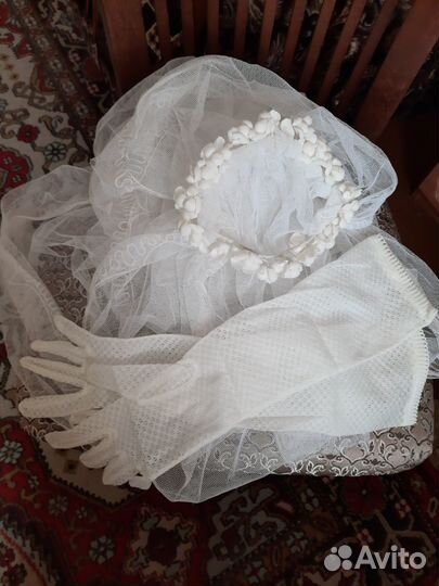 Свадебная фата и перчатки