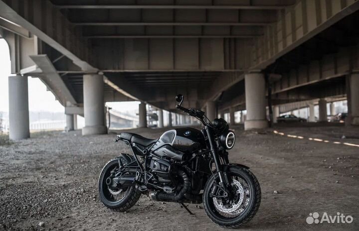 BMW R nine T