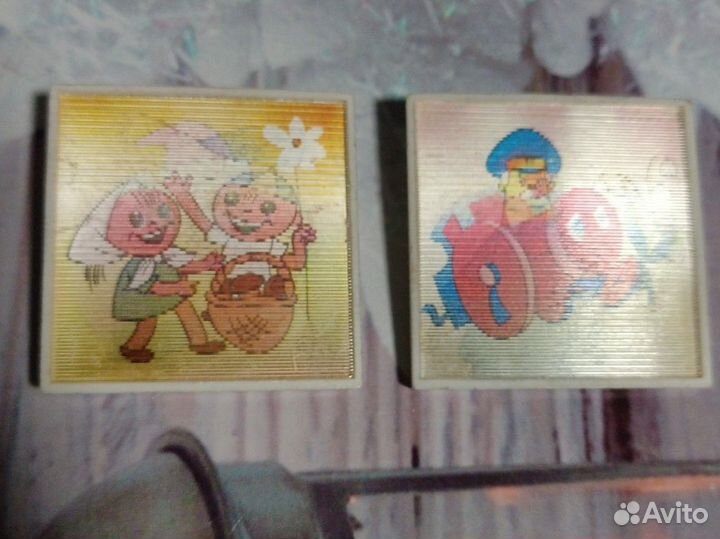 Значки СССР.Паровозик из ромаш и Дед мороз и лето