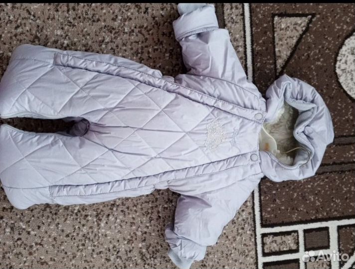 Комбинезон, коляска, стул для кормления