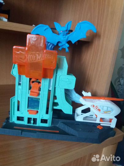 Набор игровой Hot Wheels Сити Атака летучей мыши