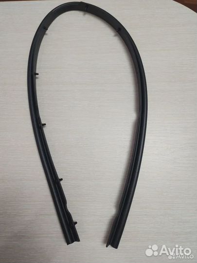 Уплотнитель капота Chery Tiggo 7