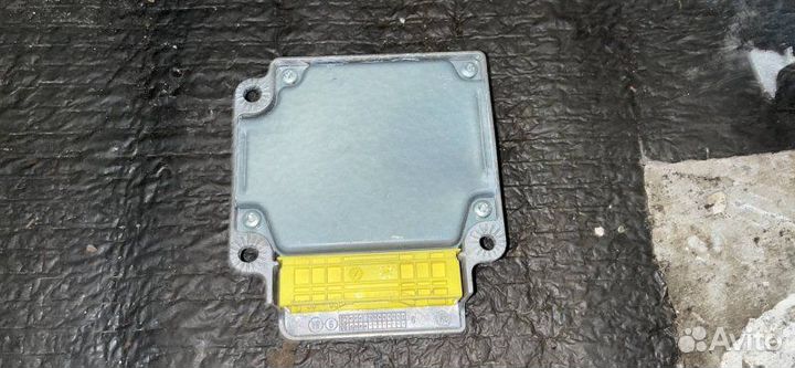 Блок управления подушками безопасности Volkswagen