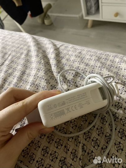 Зарядка на macbook