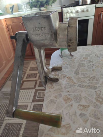 Мясорубка ручная СССР чугунная бу