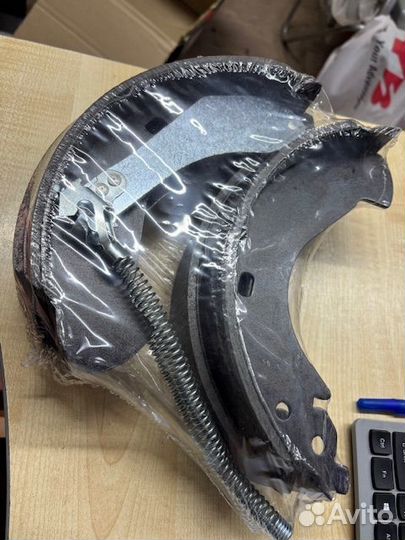 Колодки барабанные Chevrolet Silverado 2005-2008