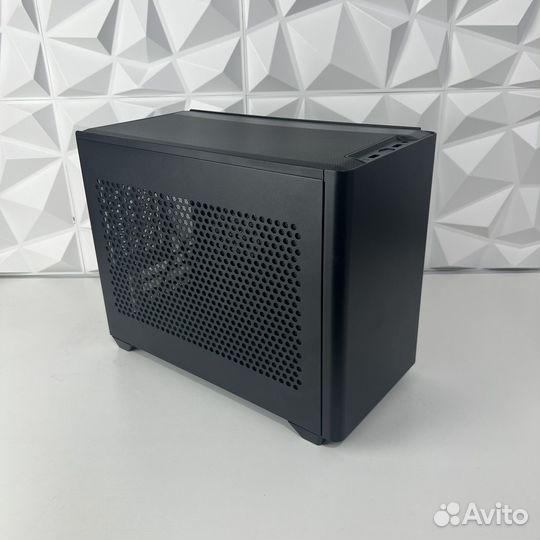 Корпус CoolerMaster NR200 Mini-ITX
