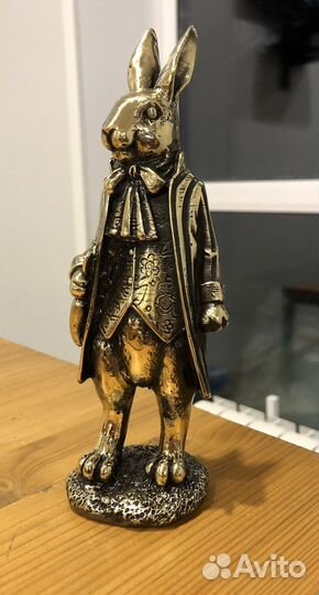 Фигурка. Статуэтка. Заяц во фраке