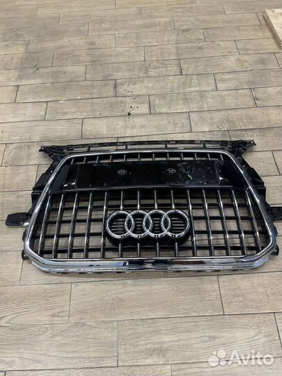 Решетка радиатора audi q5 черная