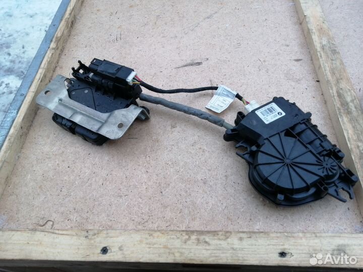 Замок крышки багажника с доводчиком BMW X4 F26