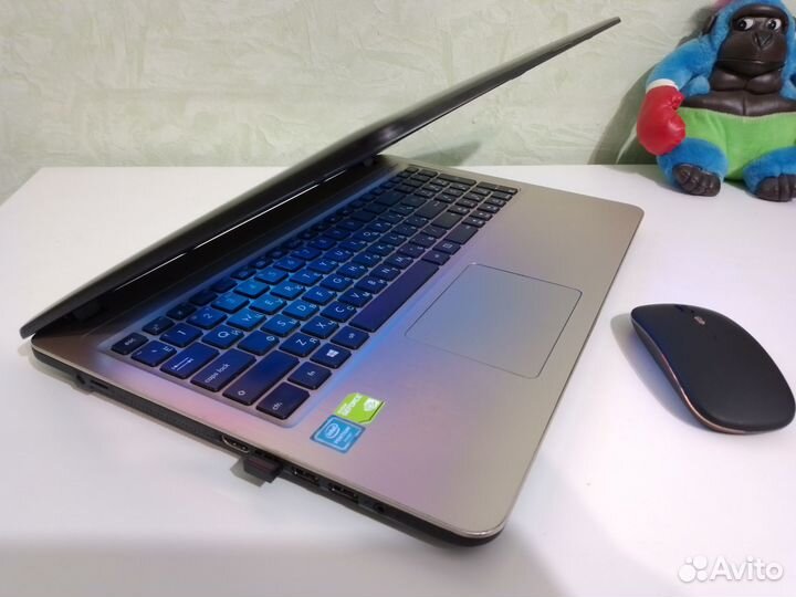 Игровой с 2 видеокартами 4ядра/500Gb ноутбук Asus