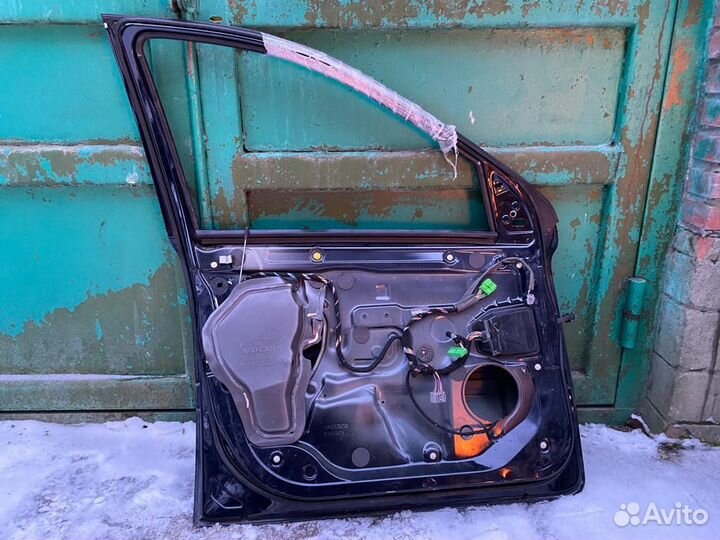 Двери передняя левая и задняя левая на volvo