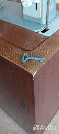 Швейная машинка чайка 142м