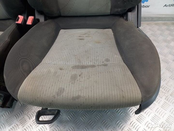 Сиденья к-кт Chevrolet Cruze 1 1.6 F16D3 109Л.С
