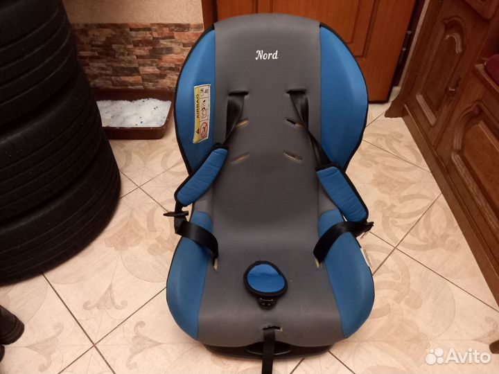 Автомобильное кресло