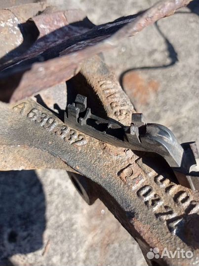 Кулак поворотный ступица перед Мерседес Вито w639