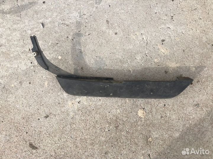 Споцлер переднего бампера R Land Rover Discovery 4