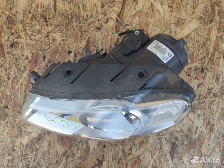 Левая фара Vw Passat B6