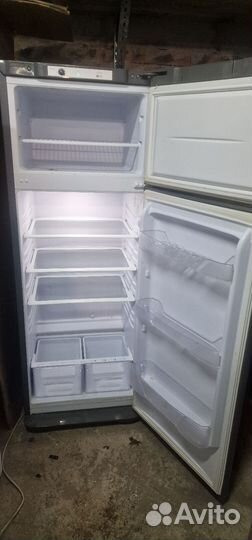 Холодильник бирюса w135