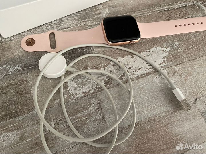 Часы Apple Watch 4 44