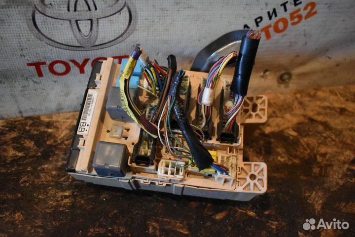 Блок предохранителей Lexus Rx300 2 поколение 2003