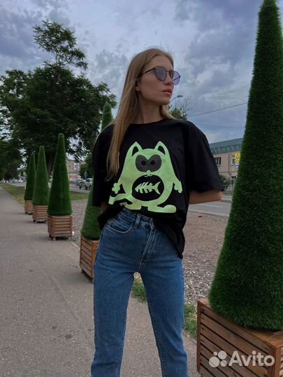 Майки со светящимися эмблемами