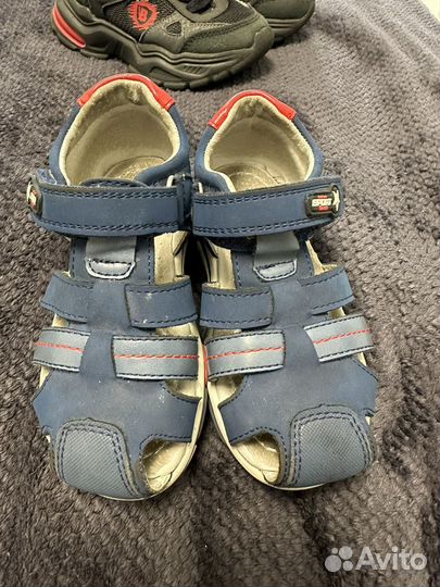 Сандали и кроссовки