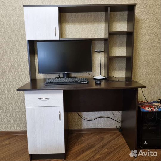 Рабочий стол для школьника