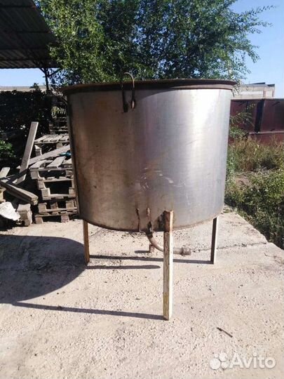 Емкость из пищевой нержавейки