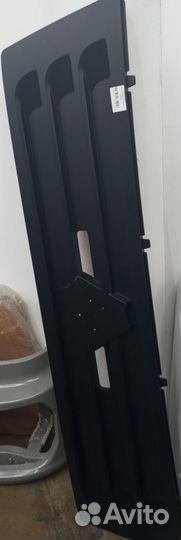 Решетка кабины (черная) sitrak