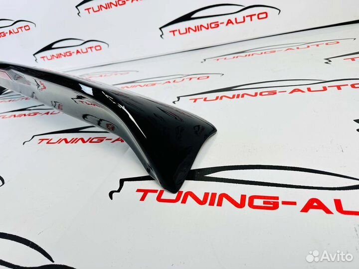 Спойлер на верх Toyota Land Cruiser Prado 120 U930