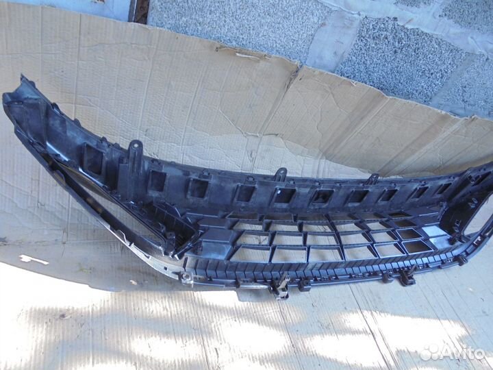 Решетка переднего бампера нижняя KIA Cerato 4 рест