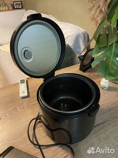 Мультиварка polaris pmc 0567ad