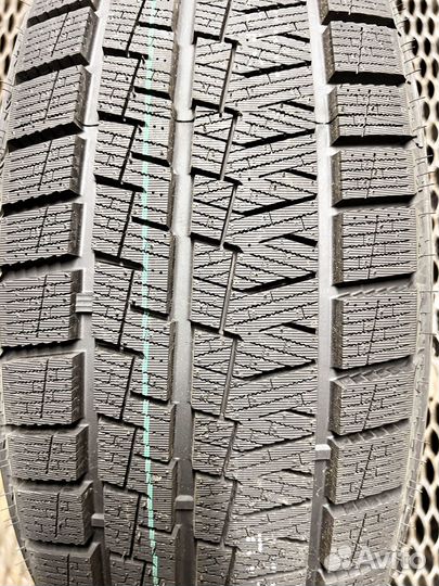 Kapsen SnowShoes AW33 255/50 R20 123T