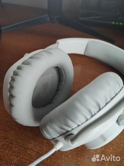 Наушники JBL quantum 100