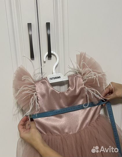 Платье на девочку праздничное