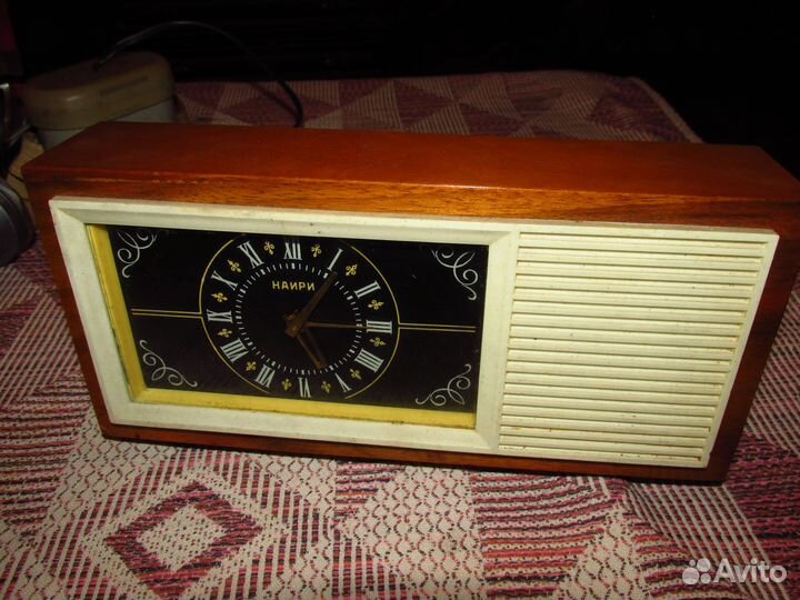 Часы-будильник Наири СССР музыкальные