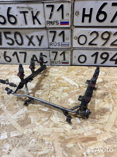 Топливная рампа с форсунками Skoda Superb 2.8 2002