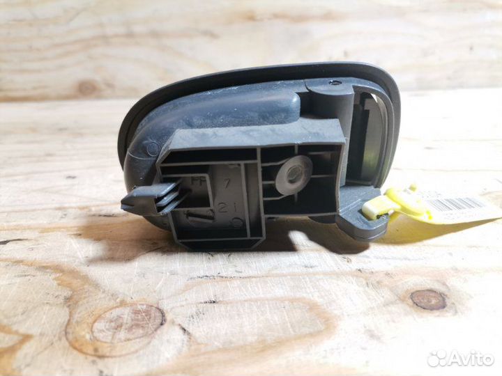 Ручка двери внутренняя передняя левая Mazda