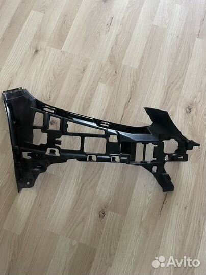 Mercedes w205 кронштейн переднего бампера правый