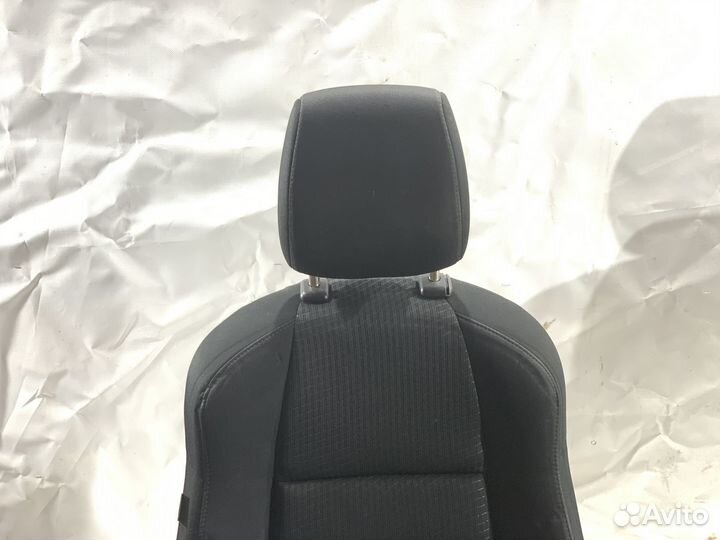 Переднее правое сидение Mazda CX-5 KE