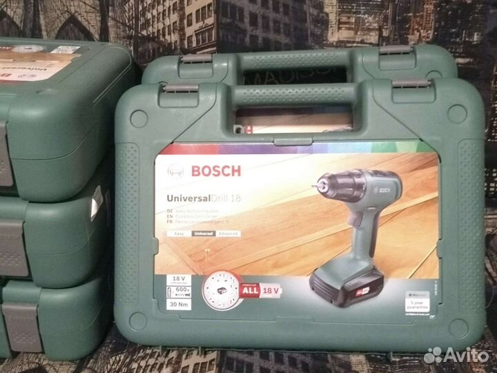 Bosch UniversalDrill новый