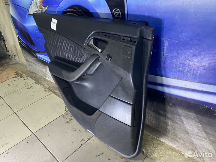 Обшивка задней левой двери Mercedes W220