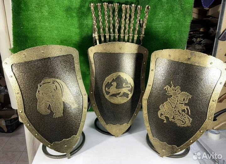 Подставка под шампуры Щит