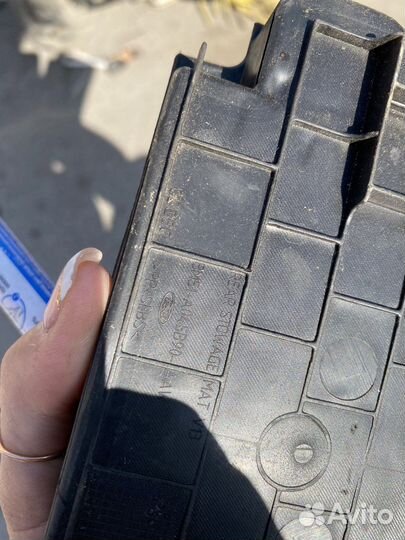 Коврик в центральную консоль б/у Форд Фокус 3
