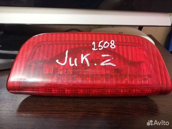 Фонарь дополнительного стоп-сигнала Nissan Juke