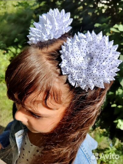 Белые банты