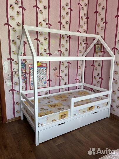 Детская кроватка 